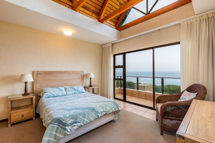 6 Bedroom Property for Sale in Outeniqua Strand Western Cape